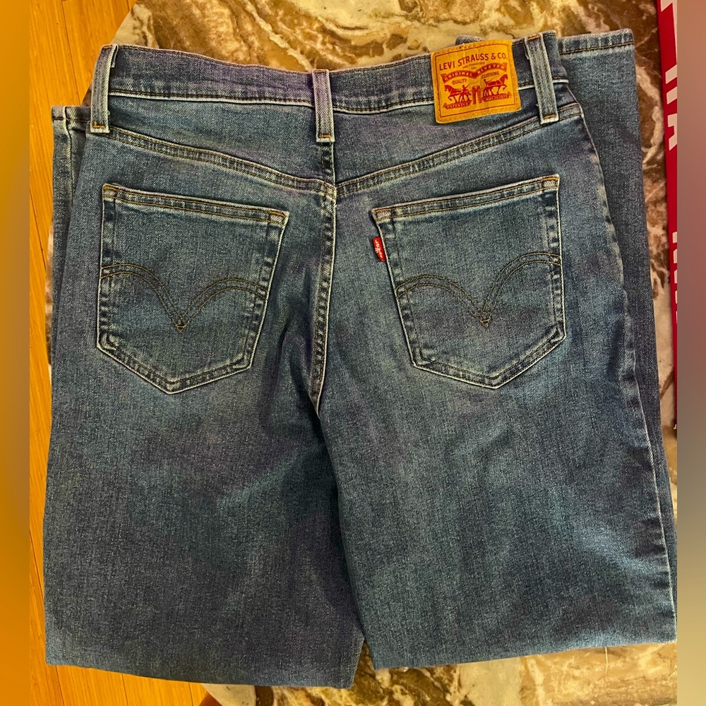 Levi High Waisted Mom Trousers size 29